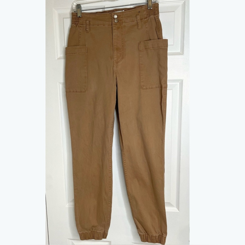 Hollister Ultra High-Rise Skinny Jogger Pants in Khaki Tan Women’s size Medium